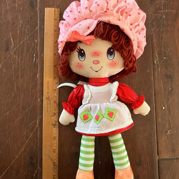 Strawberry Shortcake 2019 Plush Doll - Picture 7 of 7